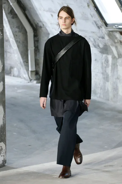 Look 7